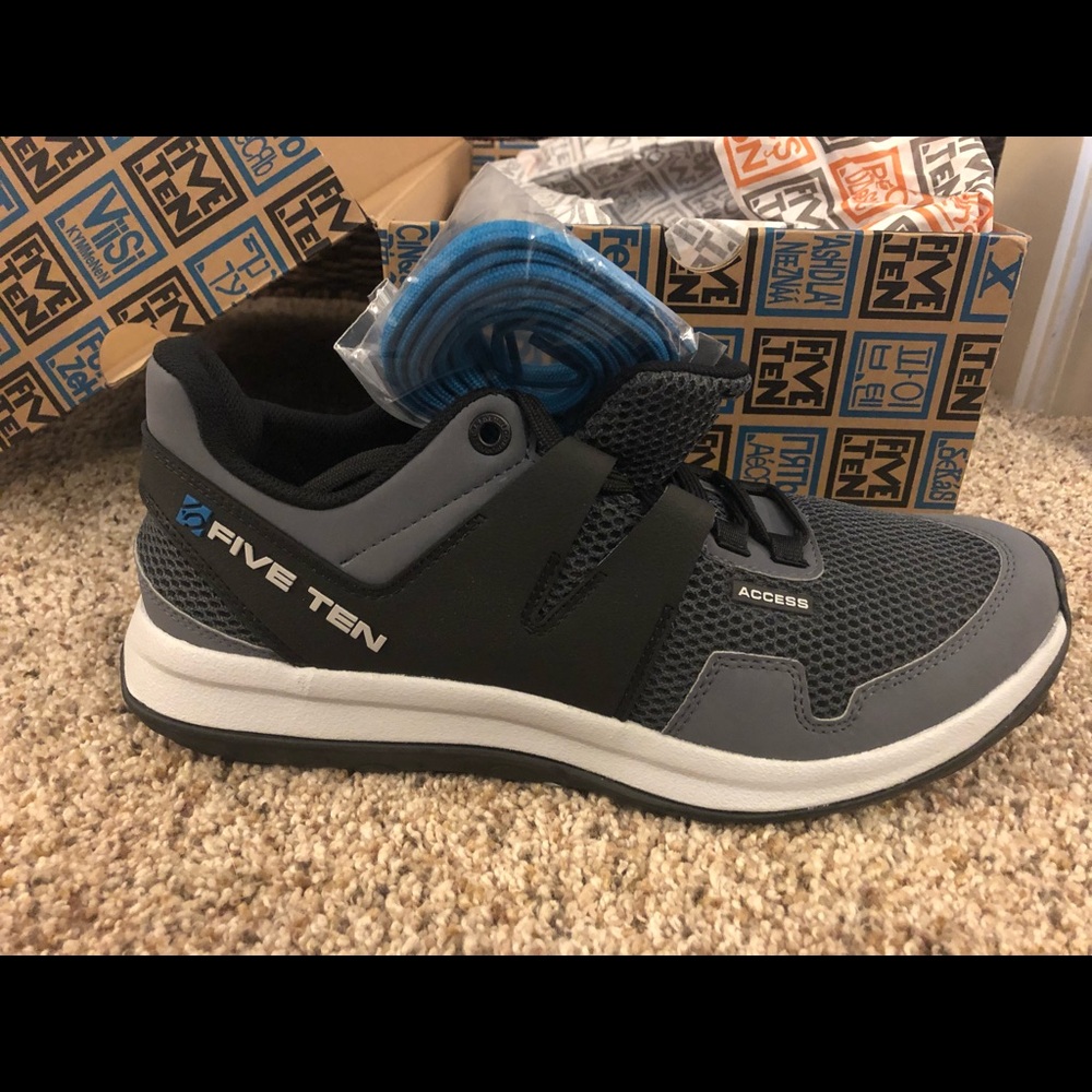 FIVE TEN access mesh (men’s) Brand new!!